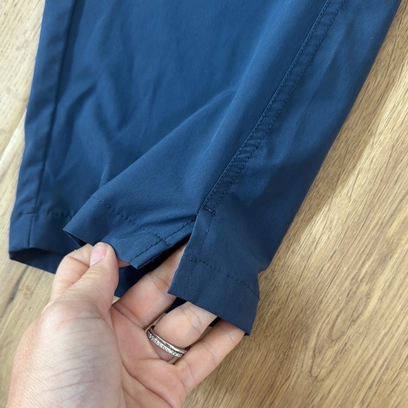 💙 Eddie Bauer Blue Comfortable Joggers
Size Medium - Picture 2 of 5